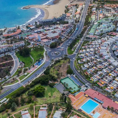 Fabulous Upper Floor Sea View Apartment *