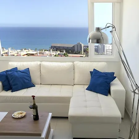 Fabulous Upper Floor Sea View דירה
