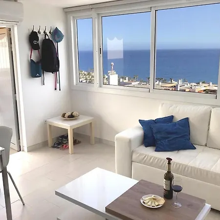Fabulous Upper Floor Sea View דירה